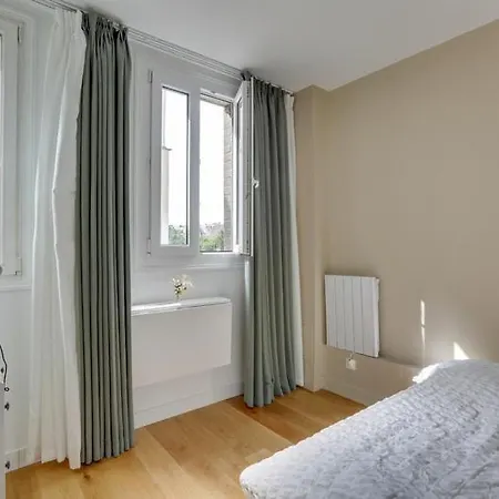502 Lecourbe - Superb In Lejlighed *